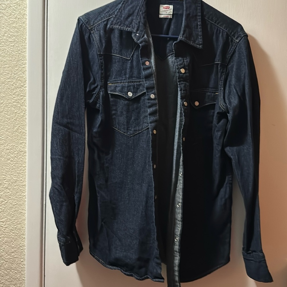 Levi’s button up shirt